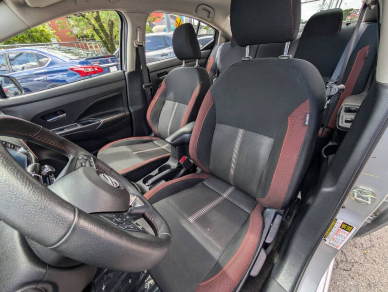 2025 Nissan Versa SR