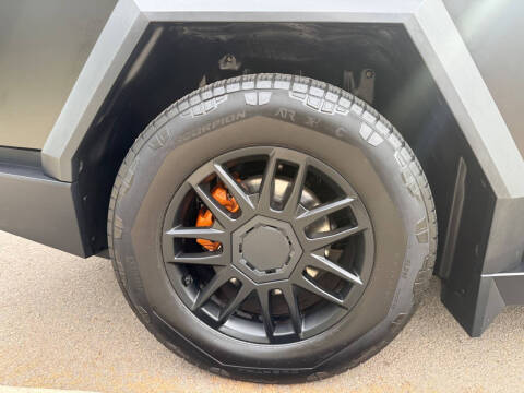 2024 Tesla Cybertruck Cyberbeast