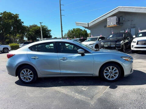2018 Mazda MAZDA3 Touring