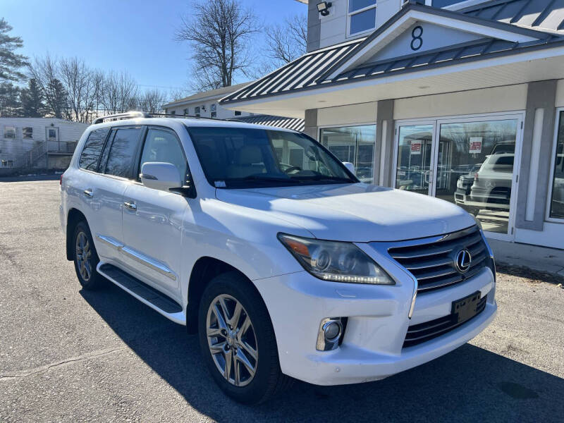 2013 Lexus LX 570's photo