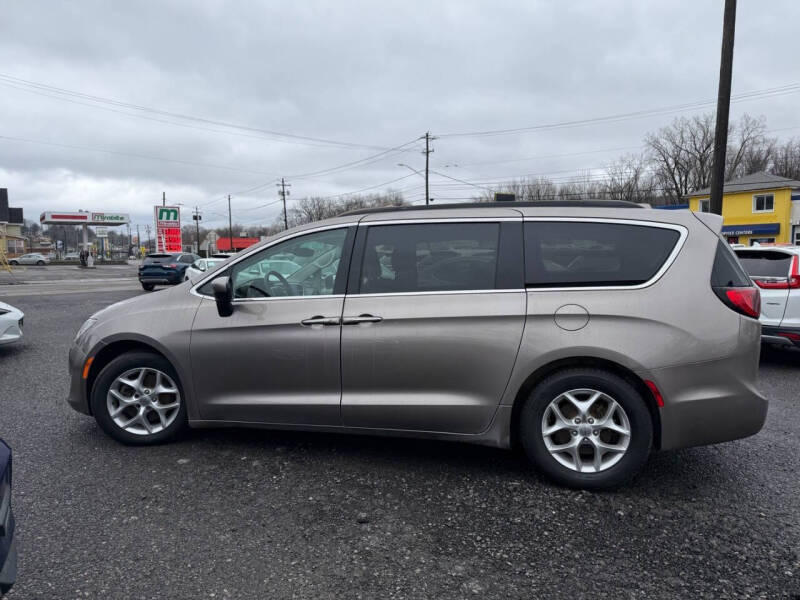 2017 Chrysler Pacifica Touring Plus