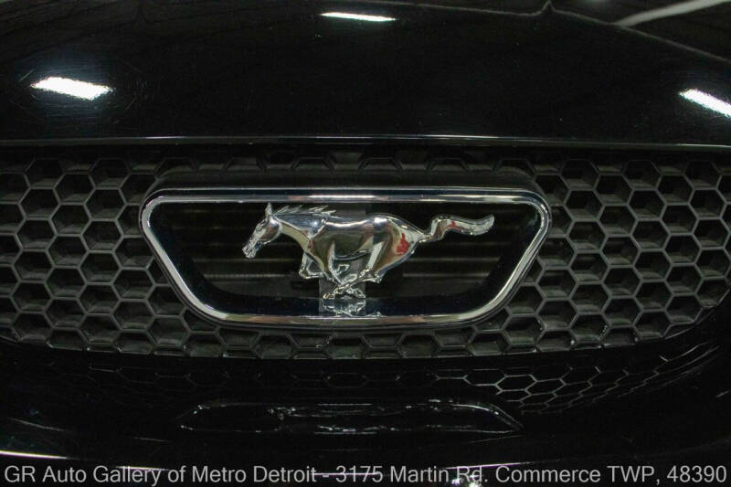 2004 Ford Mustang GT Deluxe