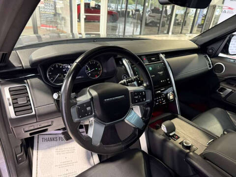 2023 Land Rover Discovery P300 S R-Dynamic