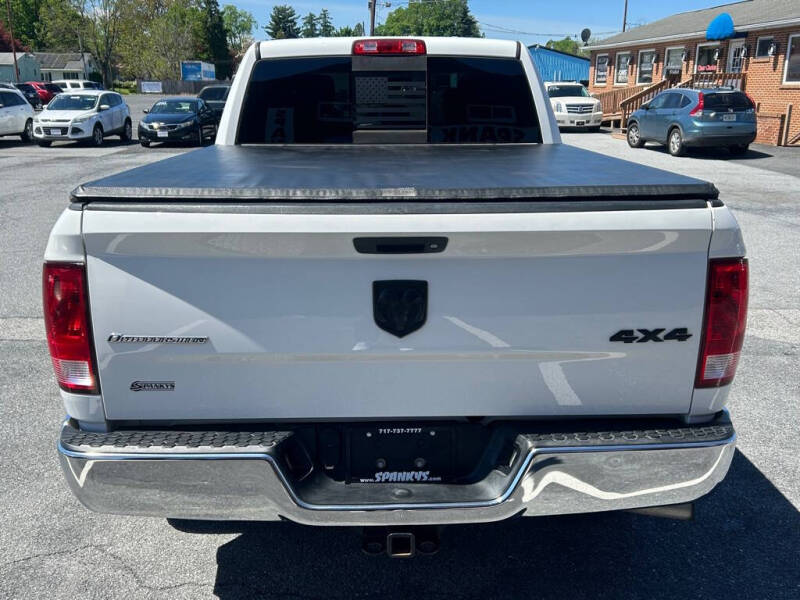 2016 RAM 1500 SLT
