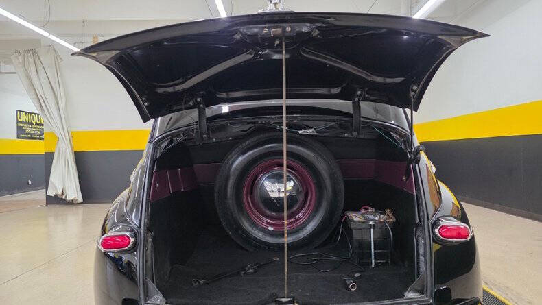 1942 Ford Super Deluxe