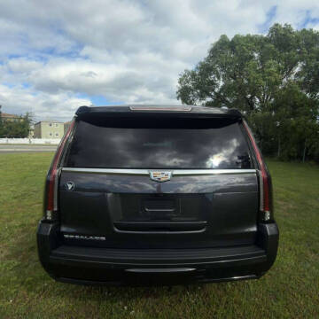 2018 Cadillac Escalade Luxury