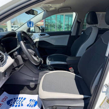 2025 Volkswagen Taos SE 4Motion