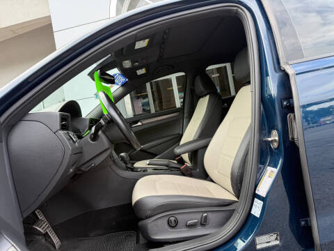 2021 Volkswagen Passat R-Line