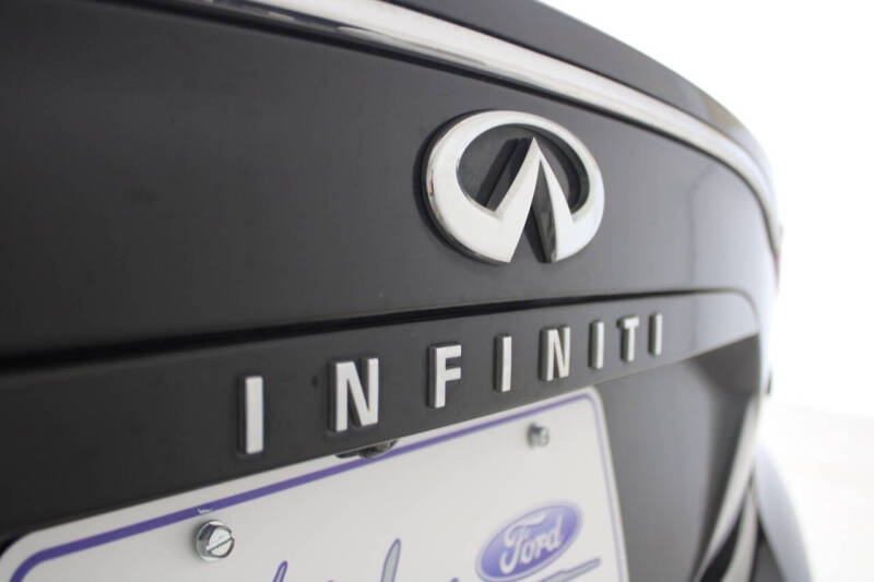 2017 Infiniti QX30 Premium