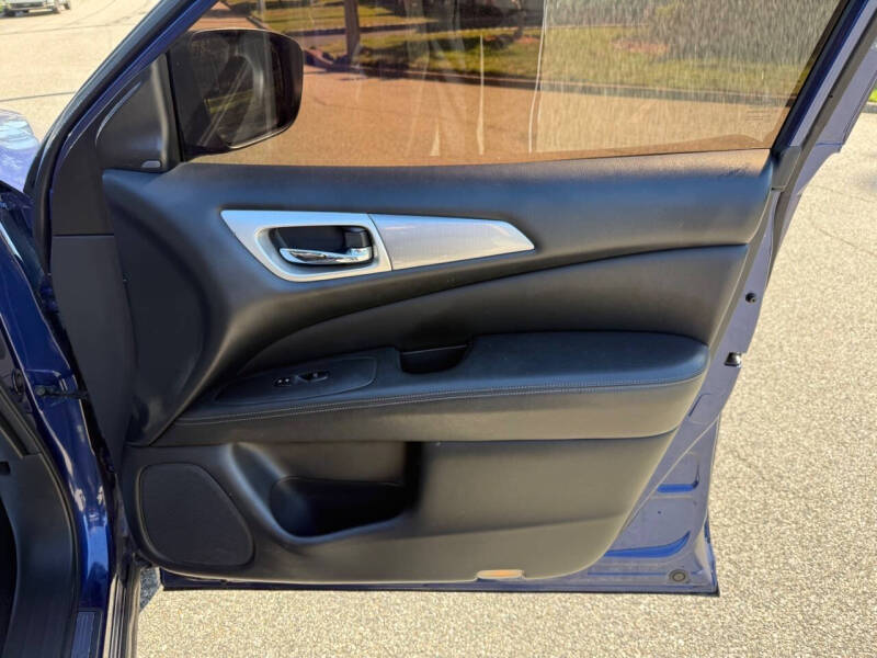 2019 Nissan Pathfinder SL