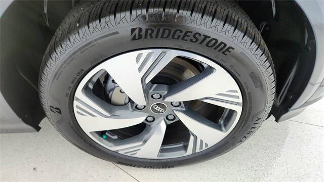 2025 Audi Q6 e-tron quattro Premium