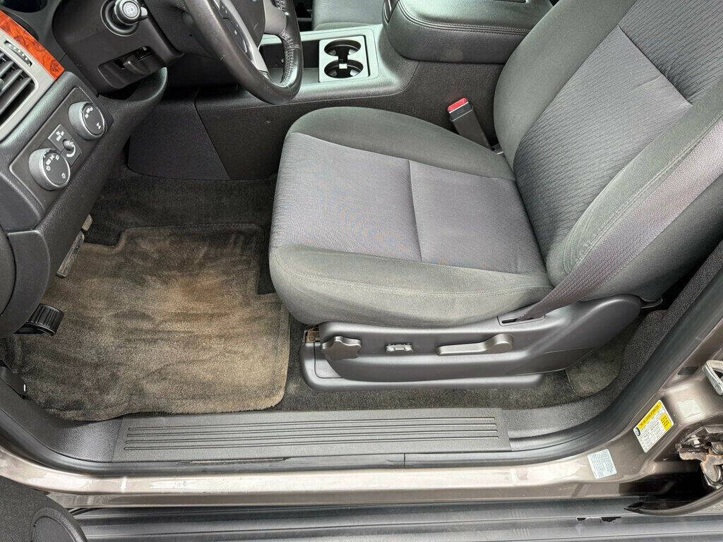 2014 Chevrolet Suburban 24