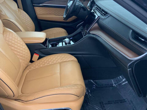 2022 Jeep Grand Cherokee Summit