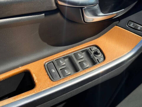 2017 Volvo XC60 T5 Inscription