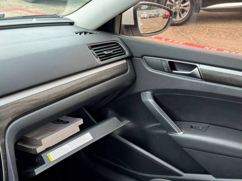 2017 Volkswagen Passat 1.8T SE