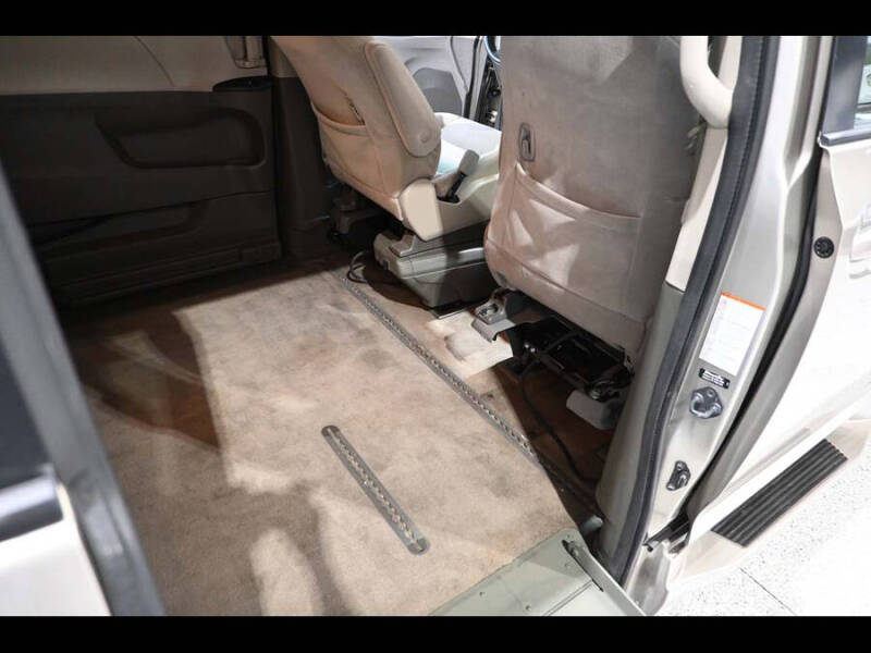 2015 Toyota Sienna LE Mobility 7-Passenger