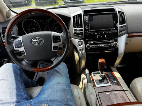 2014 Toyota Land Cruiser