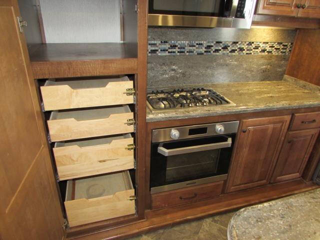 2019 LANDMARK NEWPORT F3