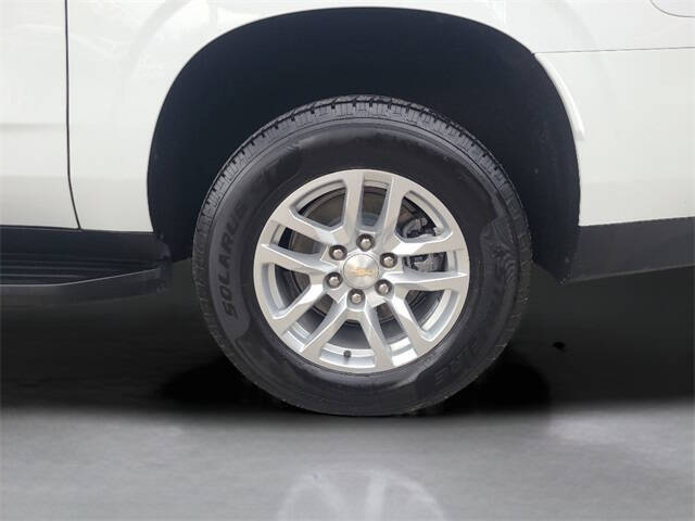 2023 Chevrolet Suburban LT