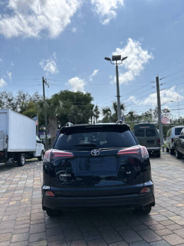 2017 Toyota RAV4 LE