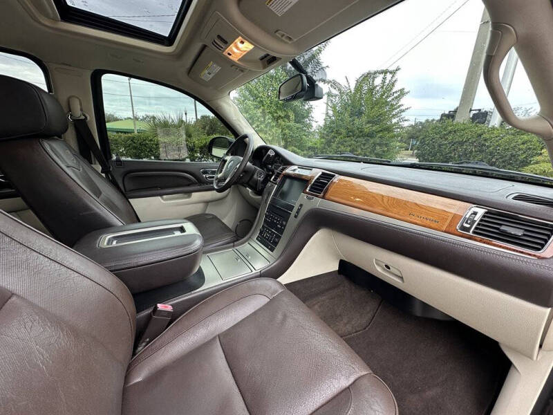 2011 Cadillac Escalade ESV Platinum Edition