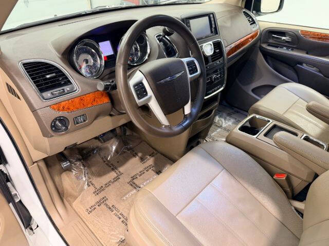 2016 Chrysler Town and Country Touring