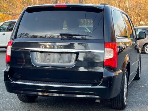 2014 Chrysler Town and Country Touring