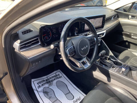 2022 Kia K5 EX