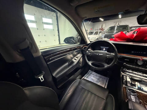 2018 Genesis G90
