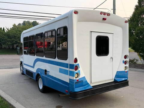 2013 Ford E-Series E-350 SD