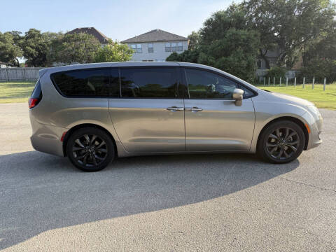 2018 Chrysler Pacifica Touring Plus
