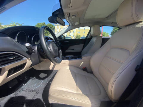 2017 Jaguar XE 25t Prestige