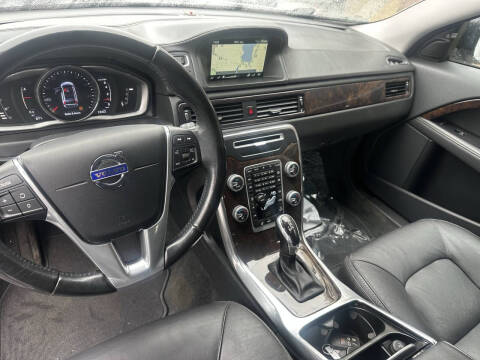2016 Volvo XC70 T5 Classic Premier