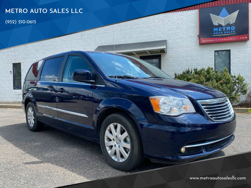 2013 Chrysler Town and Country for sale at METRO AUTO SALES LLC in Lino Lakes MN