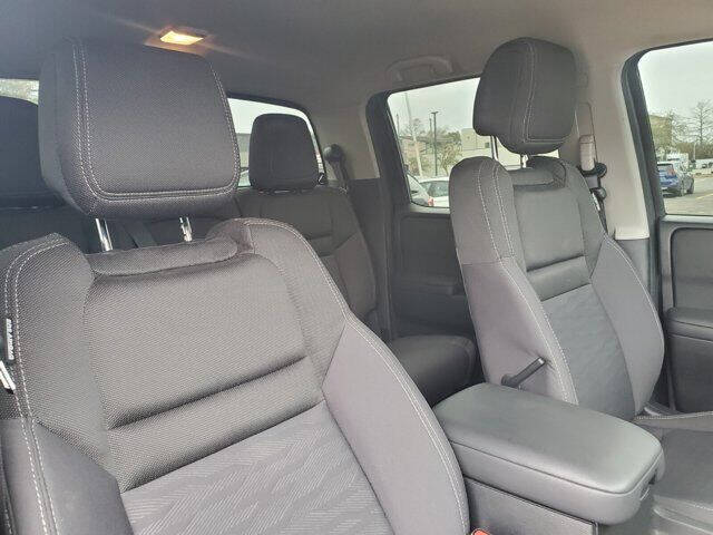 2023 Nissan Frontier SV