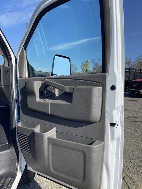 2024 Chevrolet Express 3500