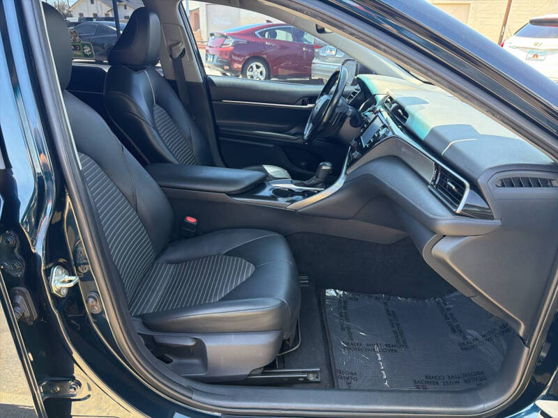 2020 Toyota Camry SE