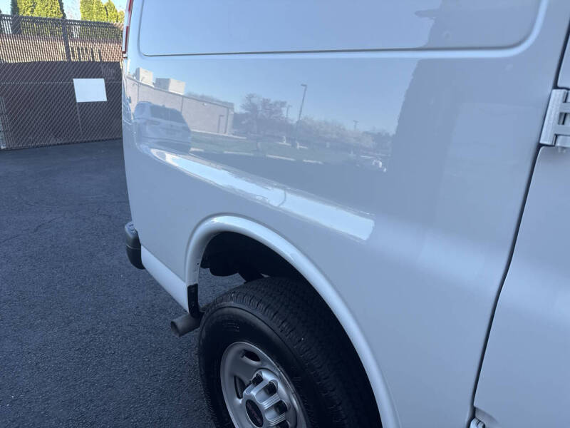 2024 GMC Savana 2500