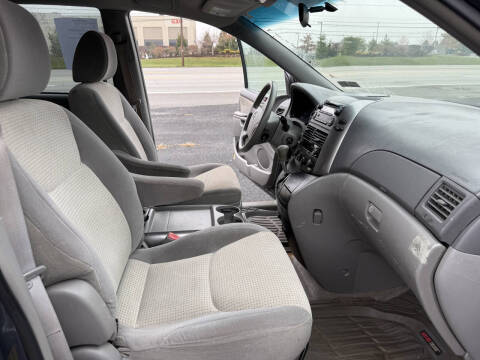 2009 Toyota Sienna LE 7-Passenger