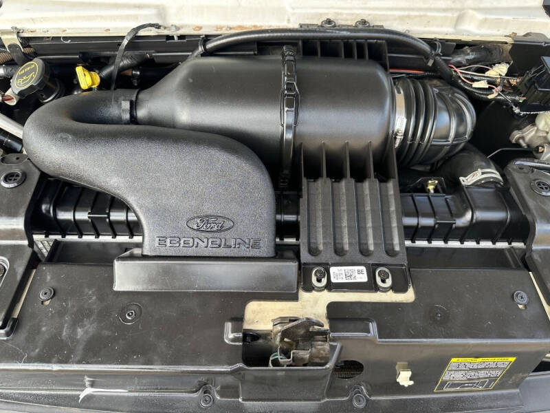 2004 Ford E-Series