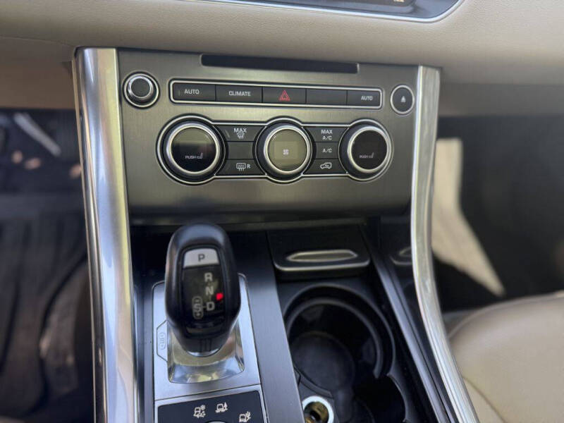 2017 Land Rover Range Rover Sport SE