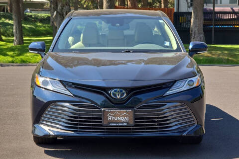 2020 Toyota Camry Hybrid XLE