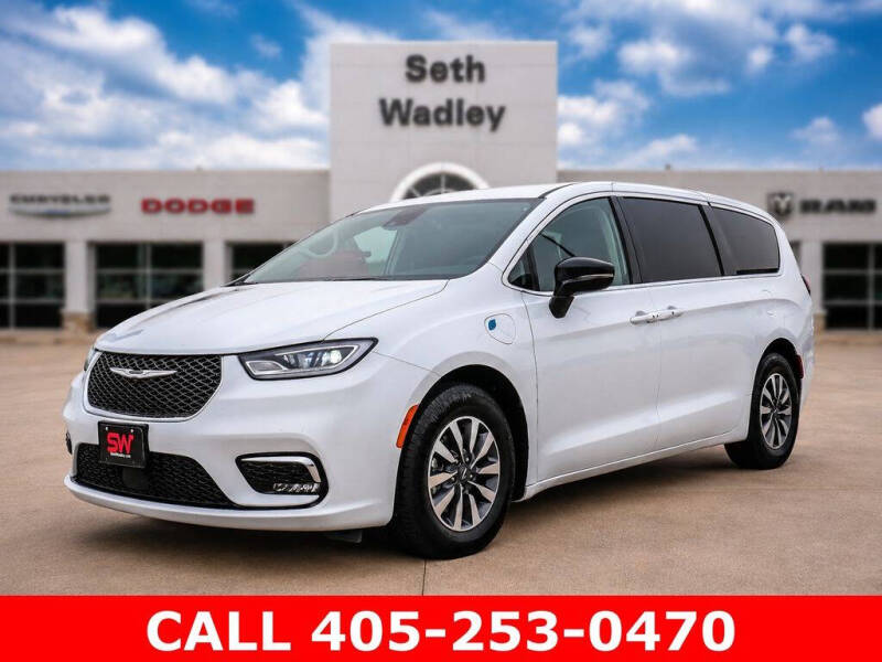 2024 Chrysler Pacifica Plug-In Hybrid Select