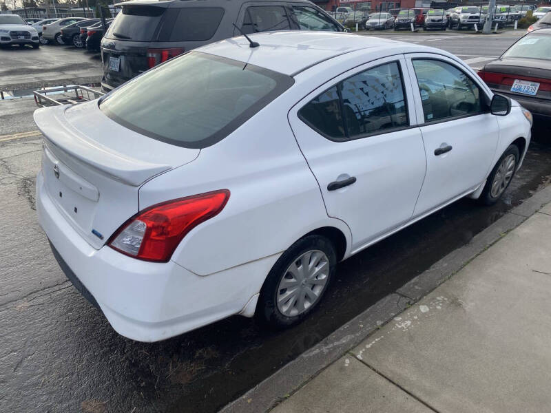 2015 Nissan Versa 1.6 S Plus
