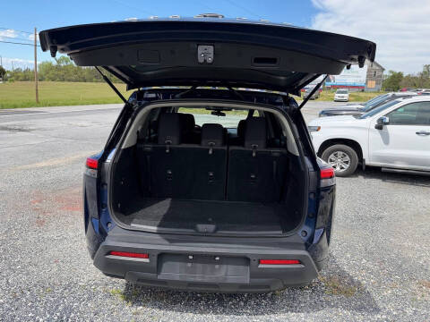 2022 Nissan Pathfinder SV