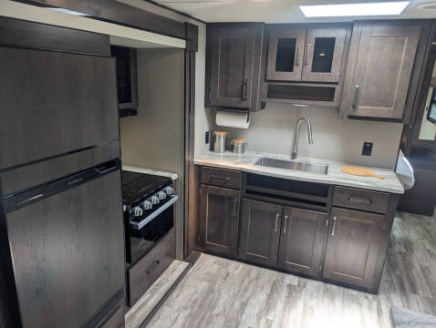 2022 Grand Design RV Transcend Xplor 261BH / 30ft