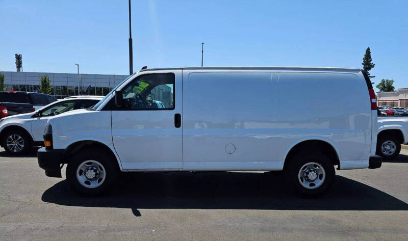 2022 Chevrolet Express 3500