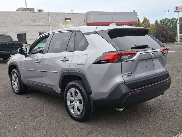 2022 Toyota RAV4 LE