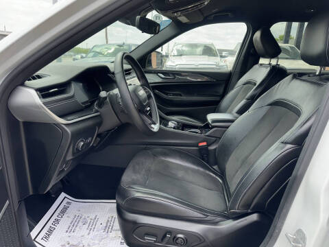 2022 Jeep Grand Cherokee L Laredo