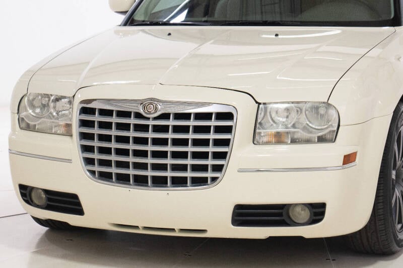 2008 Chrysler 300 Limited photo 11